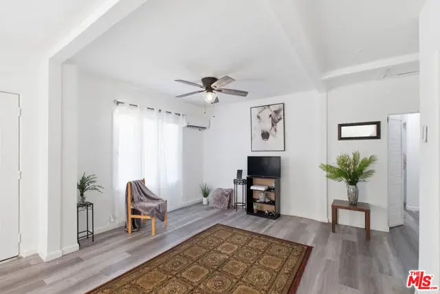 4430 Arlington Avenue, Los Angeles, CA 90043 - #3
