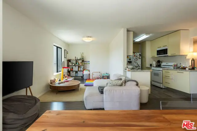 2121 Beloit Avenue #301, Los Angeles, CA 90025 - #3