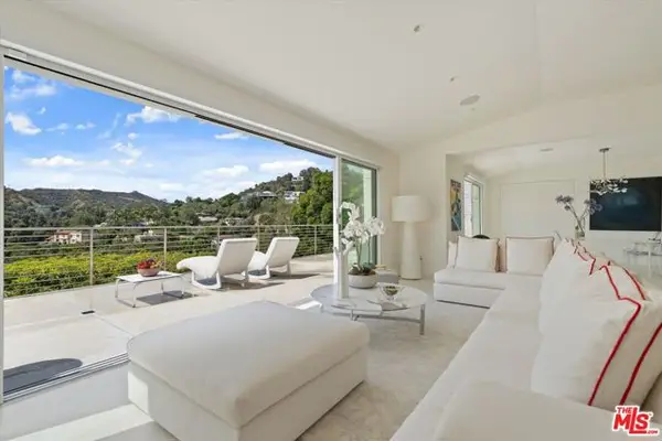 9422 Readcrest Drive, Beverly Hills, CA 90210