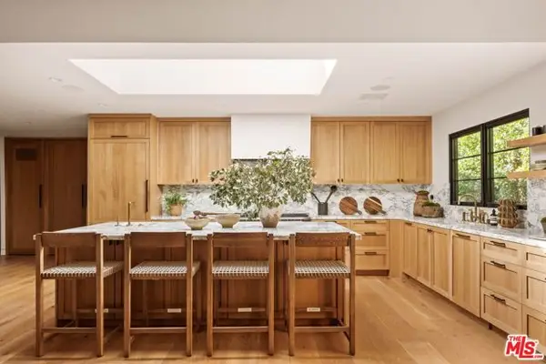 735 N Orlando Avenue, Los Angeles, CA 90069