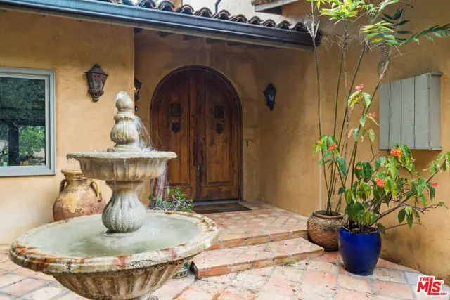 2695 La Cuesta Drive, Los Angeles, CA 90046 - #1