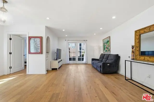 625 N Flores Street #104, West Hollywood, CA 90048 - #3
