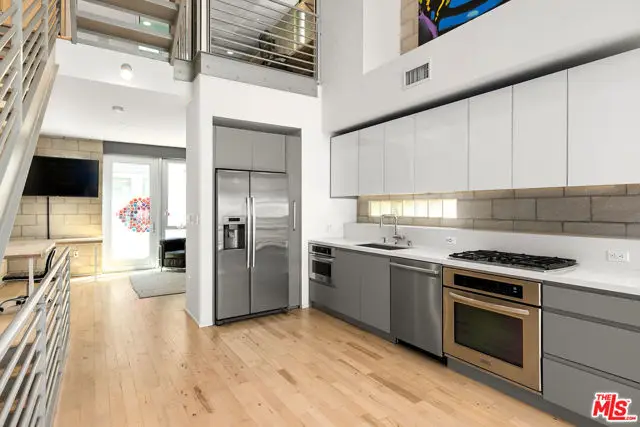 3450 Cahuenga Boulevard #607, Los Angeles, CA 90068 - #3