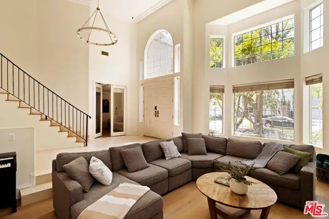 5150 Bellaire Avenue, Valley Village, CA 91607 - #1