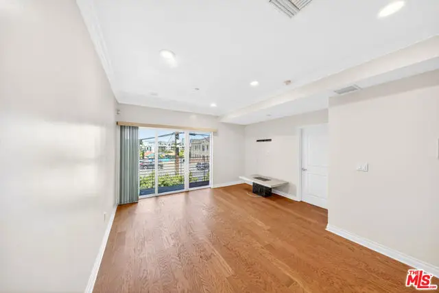 3061 W 12th Place #207, Los Angeles, CA 90006 - #2