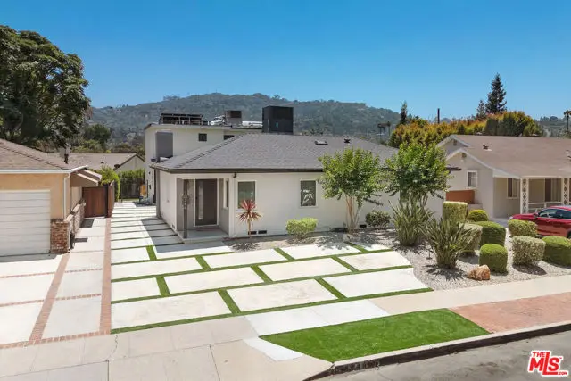10744 Aqua Vista Street, North Hollywood, CA 91602 - #1