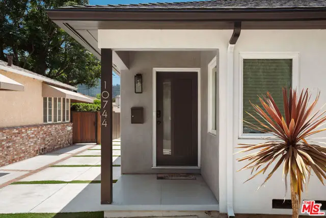 10744 Aqua Vista Street, North Hollywood, CA 91602 - #3