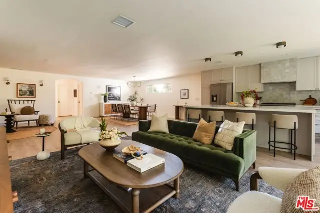 22060 Independencia Street, Woodland Hills, CA 91364 - #3