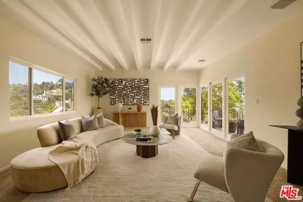 8835 Crescent Drive, Los Angeles, CA 90046