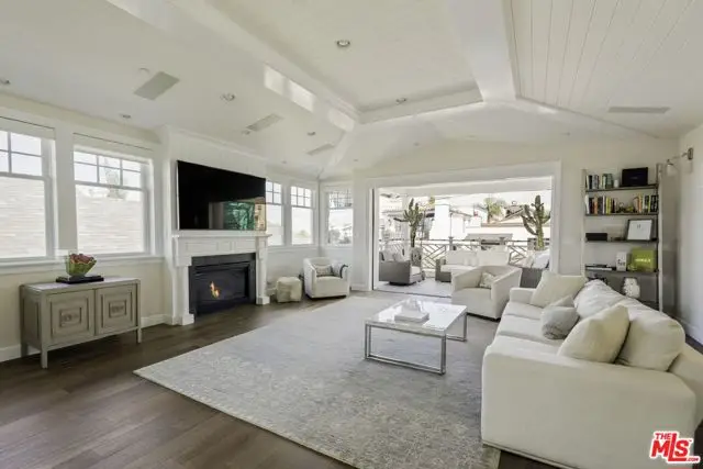 636 12th Street, Manhattan Beach, CA 90266 - #3