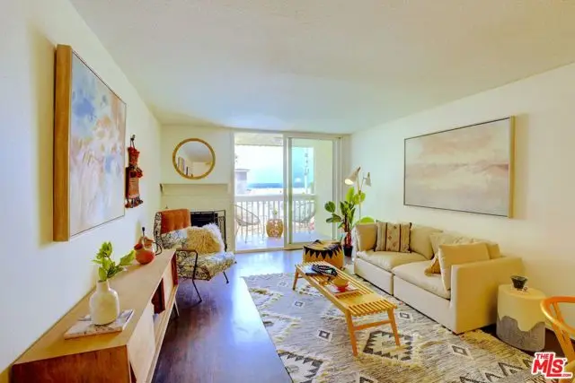 22 Navy Street #205, Venice, CA 90291 - #2