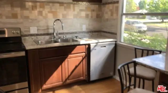 6550 Hanna Avenue, Canoga Park, CA 91303 - #3