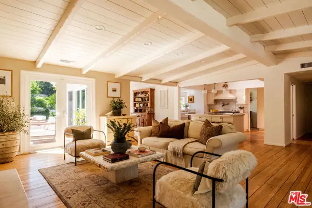 4811 Corbin Avenue, Tarzana, CA 91356 - #3
