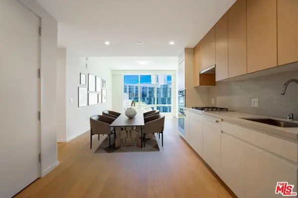 877 Francisco Street #2210, Los Angeles, CA 90017