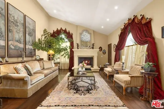 402 11th Street, Santa Monica, CA 90402 - #3