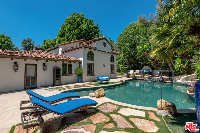 4050 Hayvenhurst Drive, Encino, CA 91436 - #2