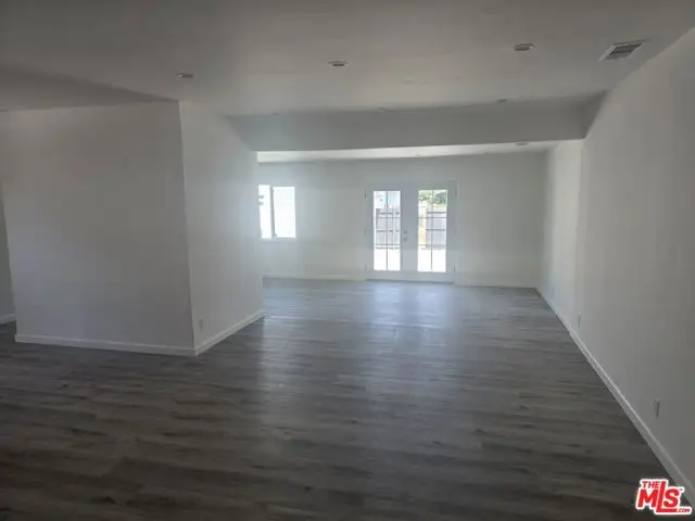 10342 Haskell Avenue, San Fernando Valley, CA 91344 - #3