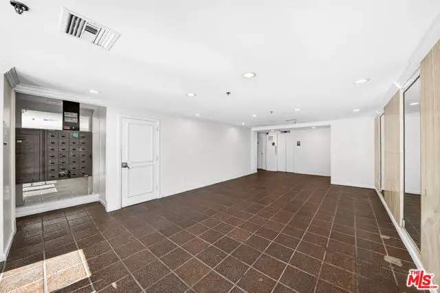 540 Kelton Avenue #402, Los Angeles, CA 90024 - #3