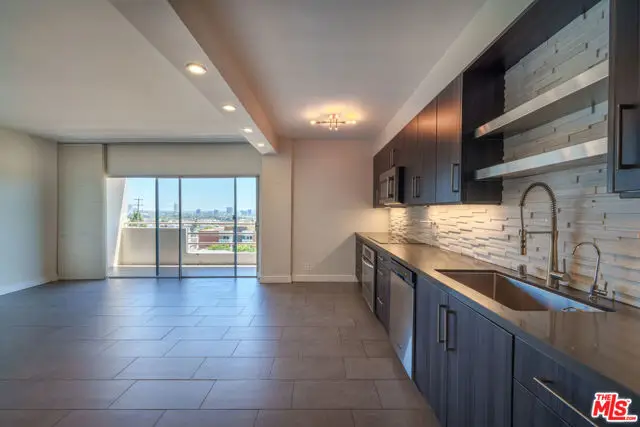 1131 Alta Loma Road #207, West Hollywood, CA 90069 - #1