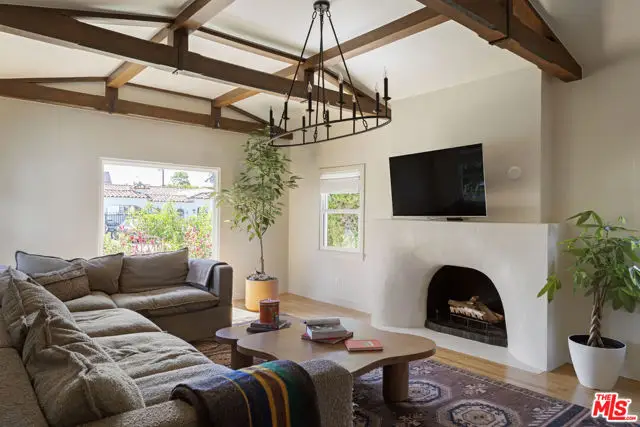 3952 Sutro Avenue, Los Angeles, CA 90008 - #3