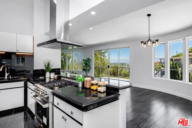 11411 Decente Court, Studio City, CA 91604 - #2