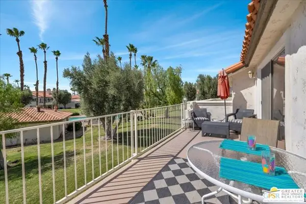 688 Vista Lago Circle, Palm Desert, CA 92211