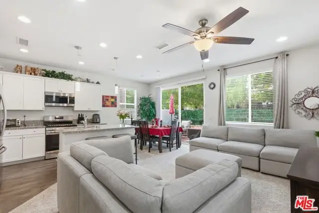 22820 W Olive Way, Canoga Park, CA 91304 - #1