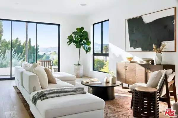 863 Hyperion Avenue, Los Angeles, CA 90029
