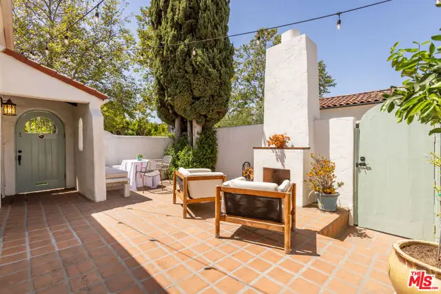 950 S Muirfield Road, Los Angeles, CA 90019 - #3