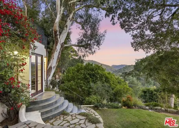 10037 Reevesbury Drive, Beverly Hills, CA 90210