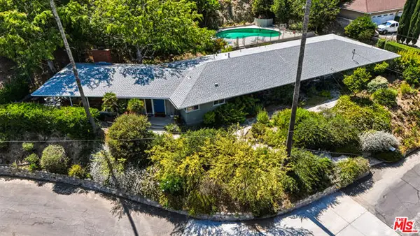 1525 Glenmont Drive, Glendale, CA 91207