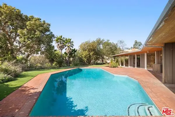 590 N Tigertail Road, Los Angeles, CA 90049