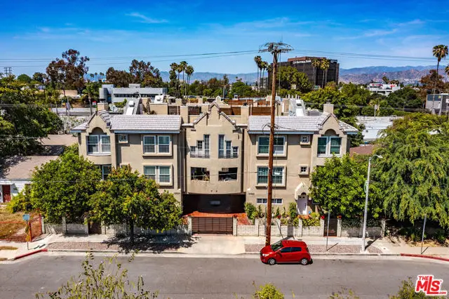 10923 Landale Street #2, Toluca Lake, CA 91602 - #1