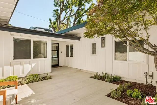 23122 Bigler Street, Woodland Hills, CA 91364 - #3