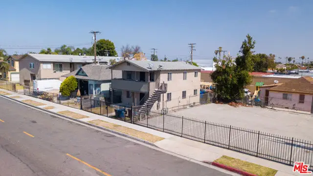 1005 W 95th Street, Los Angeles, CA 90044 - #3