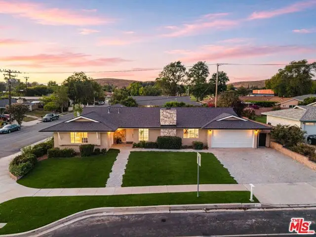 91 W Gainsborough Road, Thousand Oaks, CA 91360 - #3