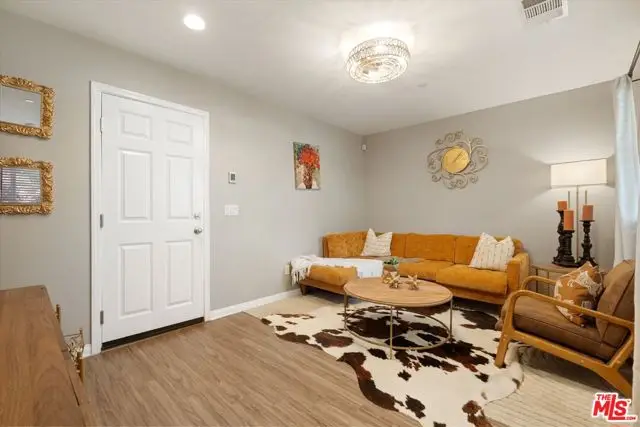 14860 Nordhoff Street, San Fernando Valley, CA 91402 - #2