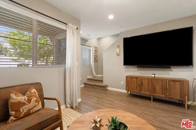 14860 Nordhoff Street, San Fernando Valley, CA 91402 - #3