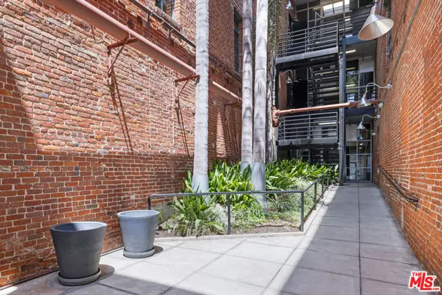 500 Molino Street #207, Los Angeles, CA 90013 - #3