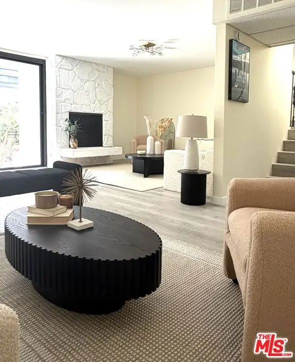 8105 Redlands Street #107, Playa Del Rey (los Angeles), CA 90293