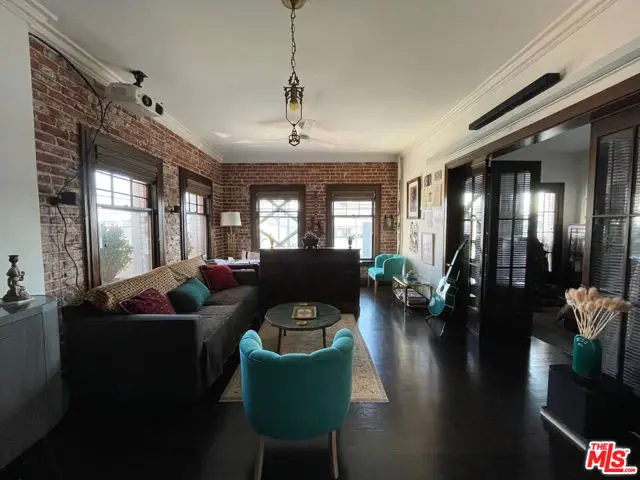 2121 James M Wood Boulevard #201, Los Angeles, CA 90006 - #2