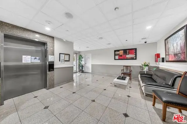 1026 S Oxford Avenue #302, Los Angeles, CA 90006 - #2