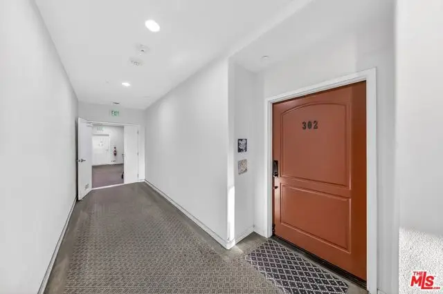 1026 S Oxford Avenue #302, Los Angeles, CA 90006 - #3