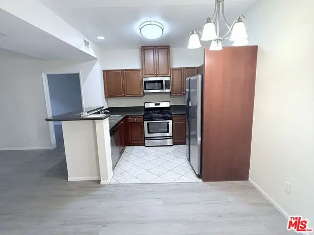 13941 Sherman Way #204, Van Nuys, CA 91405 - #2