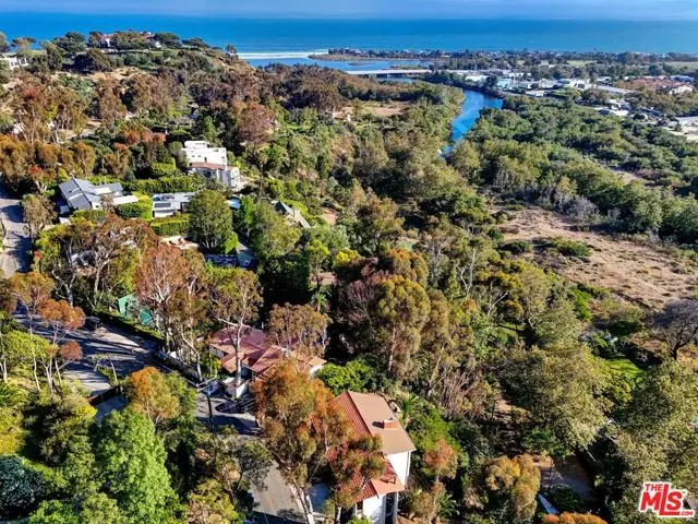3557 Serra Road, Malibu, CA 90265 - #1
