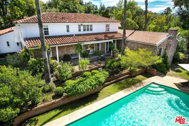 17534 Corinthian Drive, Encino, CA 91316 - #2