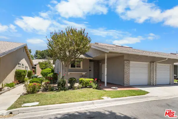 26834 Avenue Of The Oaks #D, Newhall (santa Clarita), CA 91321