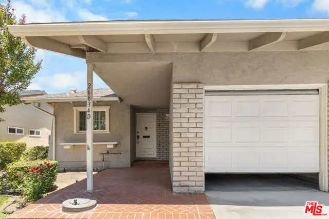 26834 Avenue Of The Oaks #D, Santa Clarita, CA 91321 - #2