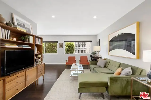 1722 Brockton Avenue #16, Los Angeles, CA 90025 - #2