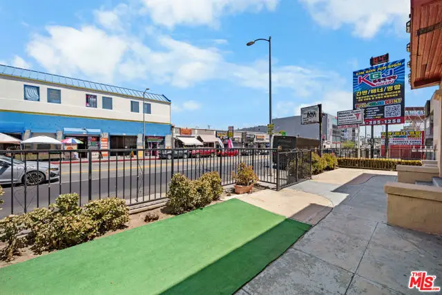 811 S Vermont Avenue, Los Angeles, CA 90005 - #3